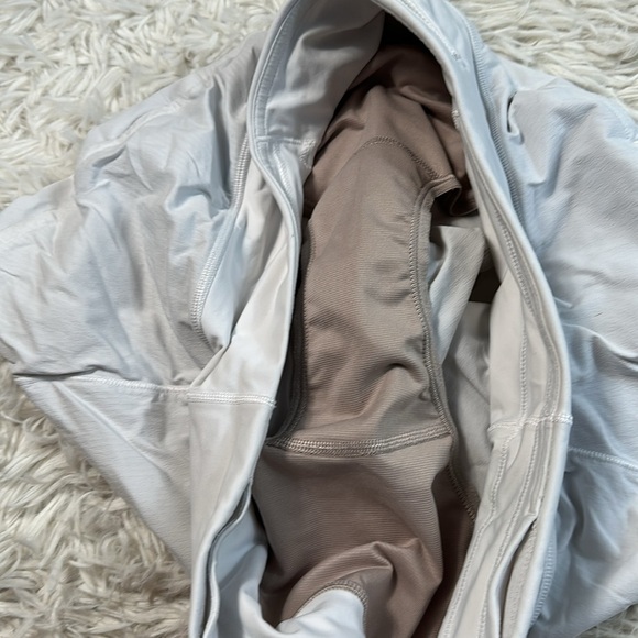 Lululemon Speed Up Short Long *4" Updated Fit White - Picture 3 of 7